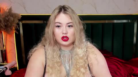 Chloe online show from 02-11-25, 07:02