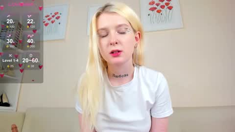 Snapshot of rosa_mariposa_ chatting on 02-11-25, 10:04 Rosa online show from 02-11-25, 10:04