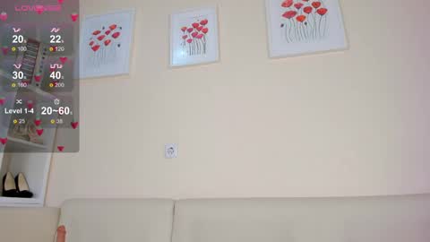 Snapshot of rosa_mariposa_ chatting on 02-17-25, 11:13 Rosa online show from 02-17-25, 11:13