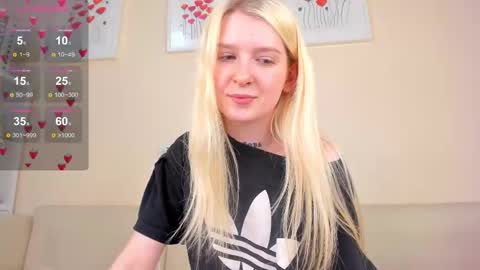 Snapshot of rosa_mariposa_ chatting on 02-17-25, 06:37 Rosa online show from 02-17-25, 06:37