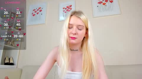 Snapshot of rosa_mariposa_ chatting on 03-09-25, 09:46 Rosa online show from 03-09-25, 09:46