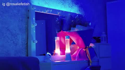 Snapshot of rosaliefetish chatting on 12-04-24, 04:27 Rosalie online show from 12-04-24, 04:27