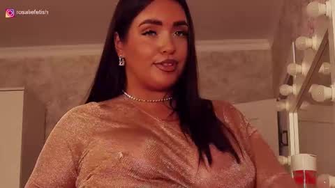 Snapshot of rosaliefetish chatting on 09-15-25, 08:53 Rosalie online show from 09-15-25, 08:53