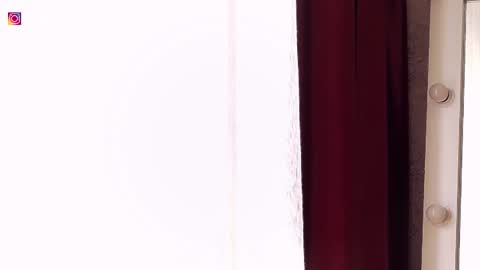 Snapshot of rosaliefetish chatting on 09-20-25, 06:14 Rosalie online show from 09-20-25, 06:14