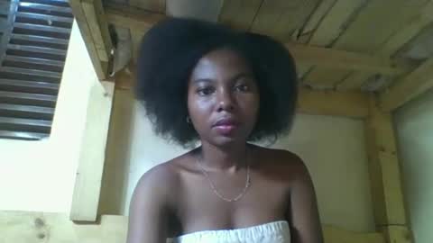 Snapshot of rosalinda933 chatting on 03-03-26, 02:50 Rosalinda online show from 03-03-26, 02:50
