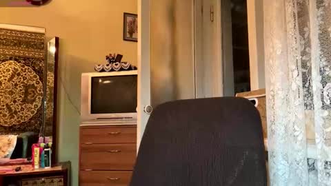 Snapshot of rosanareichelt chatting on 12-17-25, 03:07 Mona online show from 12-17-25, 03:07