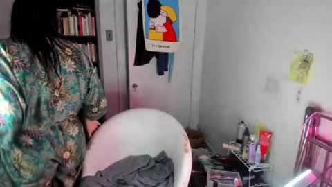 rose257044 online show from 10-05-25, 01:53