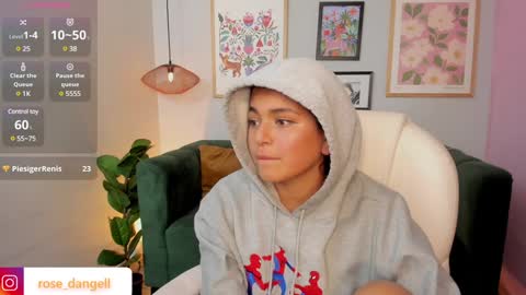 Snapshot of rose_dangel1 chatting on 01-24-25, 10:08 Rose online show from 01-24-25, 10:08