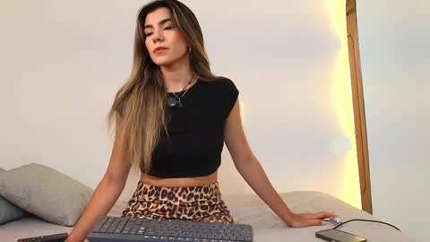 Rose And Dom online show from 04-13-26, 01:22