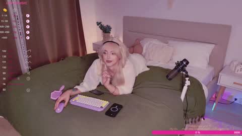 Rose    online show from 12-26-24, 09:37