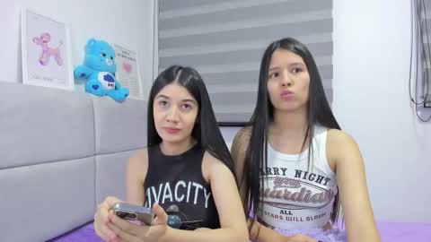 Snapshot of roseandmiah chatting on 11-06-25, 03:07 Rose y Miah online show from 11-06-25, 03:07