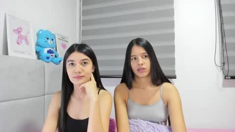 Rose y Miah online show from 03-17-26, 02:27