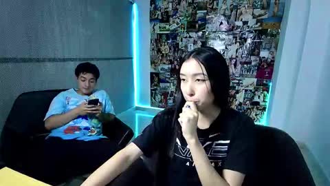 Snapshot of roseandviktor23 chatting on 09-18-25, 02:35 Rose Sins and Don Viktor online show from 09-18-25, 02:35