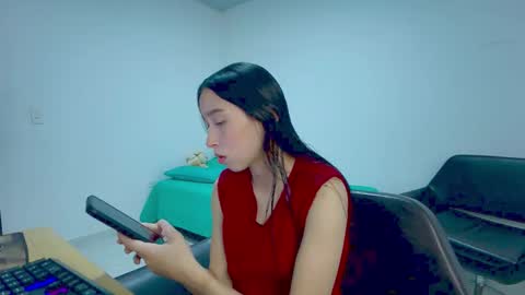 Snapshot of roseandviktor23 chatting on 11-20-25, 03:56 Rose Sins and Don Viktor online show from 11-20-25, 03:56