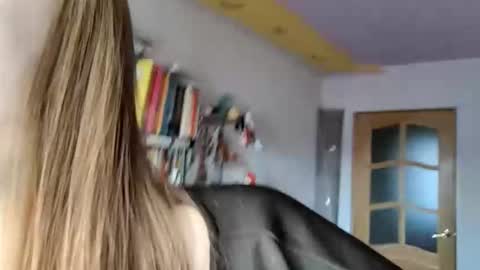 Sophie online show from 12-02-25, 01:22