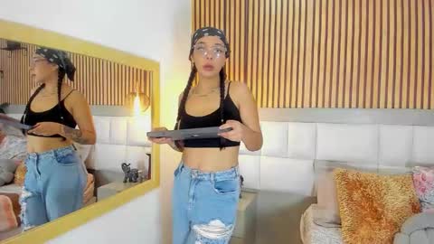 roseaurora online show from 10-16-25, 12:39