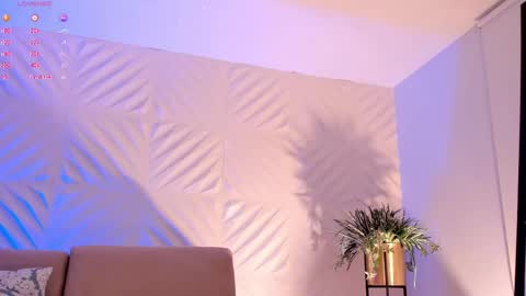 Snapshot of roseferrera chatting on 03-04-25, 02:17 Rose online show from 03-04-25, 02:17