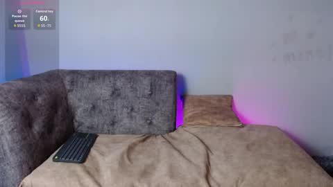 Rose honeil    online show from 04-06-26, 07:59