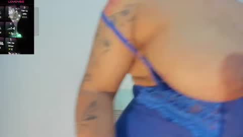 Snapshot of roselyn_caprice chatting on 06-14-26, 02:24 roselyn online show from 06-14-26, 02:24