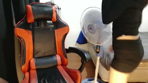 Snapshot of rosemae07 chatting on 10-27-25, 09:02 rosemae07 online show from 10-27-25, 09:02