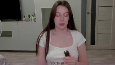 Julia online show from 05-06-26, 07:08