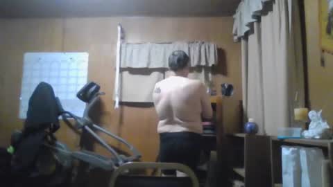 Snapshot of rosepanda chatting on 02-08-25, 01:32 Lost4gain online show from 02-08-25, 01:32