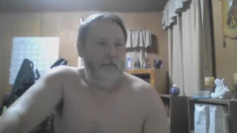 Snapshot of rosepanda chatting on 02-14-25, 12:36 Lost4gain online show from 02-14-25, 12:36