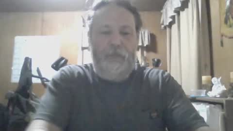 Snapshot of rosepanda chatting on 02-24-25, 10:59 Lost4gain online show from 02-24-25, 10:59