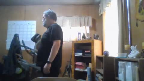 Snapshot of rosepanda chatting on 02-27-25, 07:58 Lost4gain online show from 02-27-25, 07:58