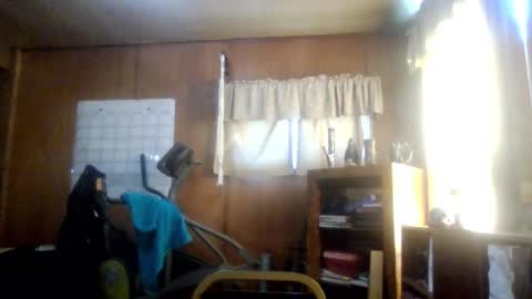 Snapshot of rosepanda chatting on 09-17-25, 06:09 Lost4gain online show from 09-17-25, 06:09