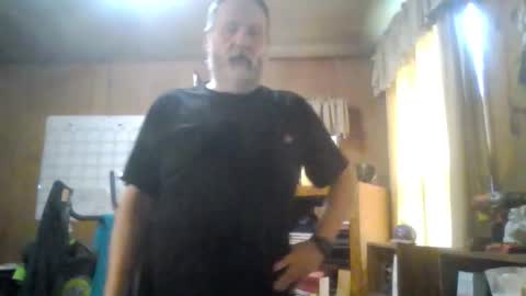 Snapshot of rosepanda chatting on 11-02-25, 04:09 Lost4gain online show from 11-02-25, 04:09