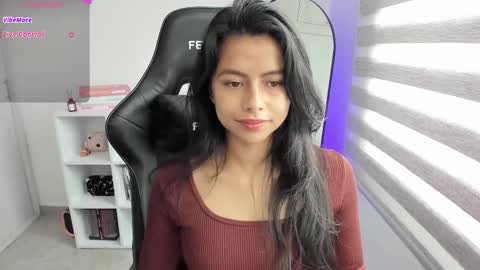 Snapshot of roseparis chatting on 11-06-25, 02:40 Nat online show from 11-06-25, 02:40