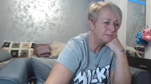 Lovepinklilly online show from 02-19-26, 06:37