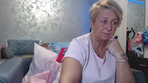 Lovepinklilly online show from 03-05-26, 06:15