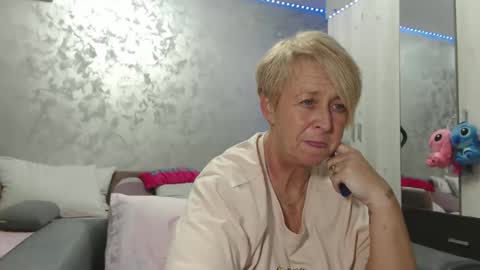 Snapshot of roses_and_lillies chatting on 04-22-26, 05:58 Lovepinklilly online show from 04-22-26, 05:58