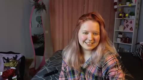 rosethomas_ online show from 12-15-25, 08:51