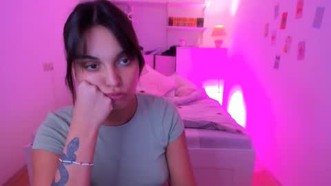 Roshelle online show from 02-22-25, 01:13