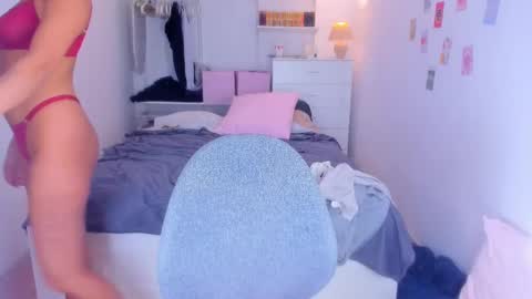 Roshelle online show from 02-27-25, 06:09