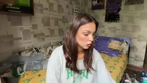 Snapshot of roshelle_xxx chatting on 07-06-26, 06:54 Roshelle online show from 07-06-26, 06:54