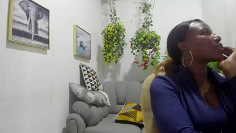 Snapshot of rosi_cooper chatting on 05-01-26, 10:42 rosi_cooper online show from 05-01-26, 10:42