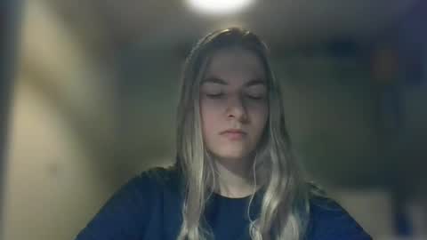 Snapshot of rosie_june chatting on 12-12-24, 08:03 Rosie online show from 12-12-24, 08:03