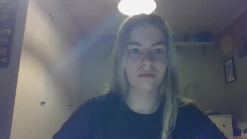 Snapshot of rosie_june chatting on 12-17-24, 07:50 Rosie online show from 12-17-24, 07:50