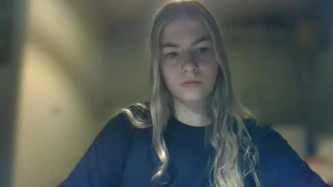 Snapshot of rosie_june chatting on 12-19-24, 07:51 Rosie online show from 12-19-24, 07:51