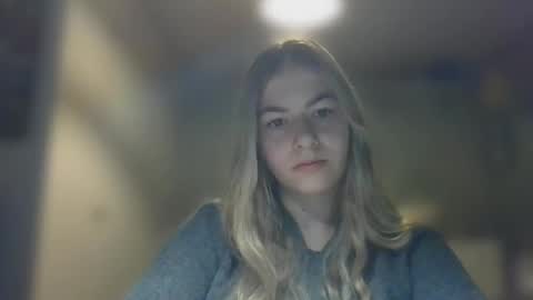 Snapshot of rosie_june chatting on 12-23-24, 08:00 Rosie online show from 12-23-24, 08:00