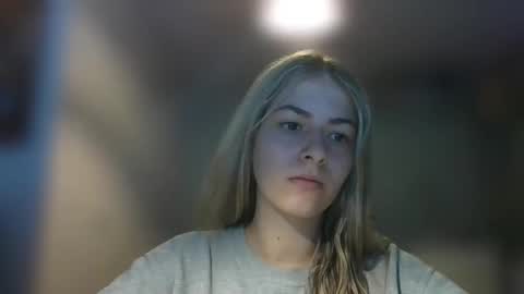 Snapshot of rosie_june chatting on 02-06-25, 10:48 Rosie online show from 02-06-25, 10:48