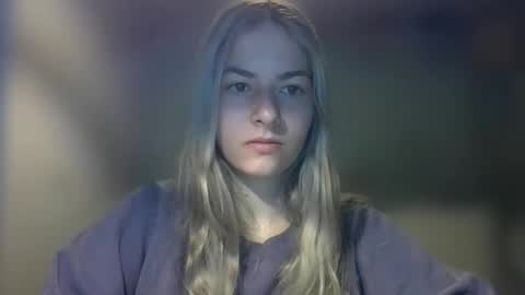 Snapshot of rosie_june chatting on 02-12-25, 08:06 Rosie online show from 02-12-25, 08:06