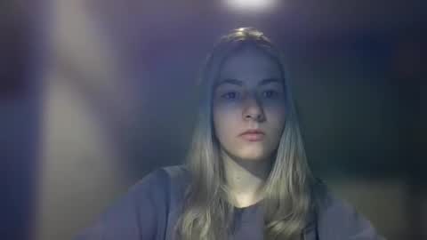 Snapshot of rosie_june chatting on 02-13-25, 07:56 Rosie online show from 02-13-25, 07:56