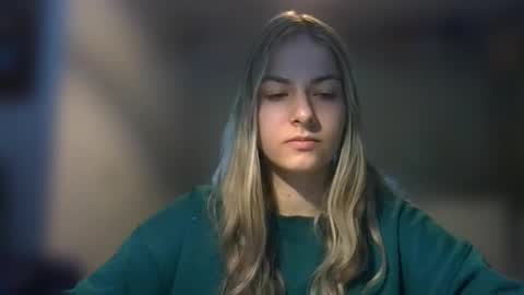 Snapshot of rosie_june chatting on 02-20-25, 10:59 Rosie online show from 02-20-25, 10:59