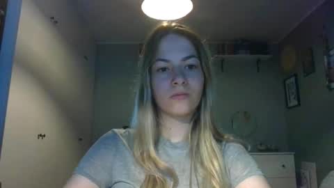 Snapshot of rosie_june chatting on 09-16-25, 06:36 Rosie online show from 09-16-25, 06:36