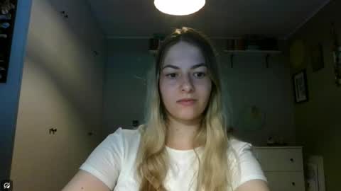 Snapshot of rosie_june chatting on 09-19-25, 08:27 Rosie online show from 09-19-25, 08:27